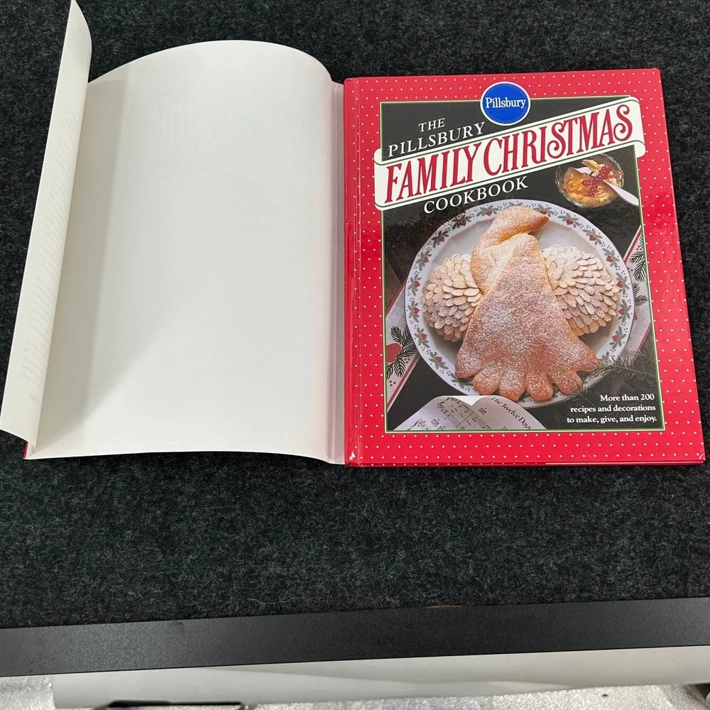 The Pillsbury Family Christmas Cookbook 1991 First Edition Hardcover Recipes